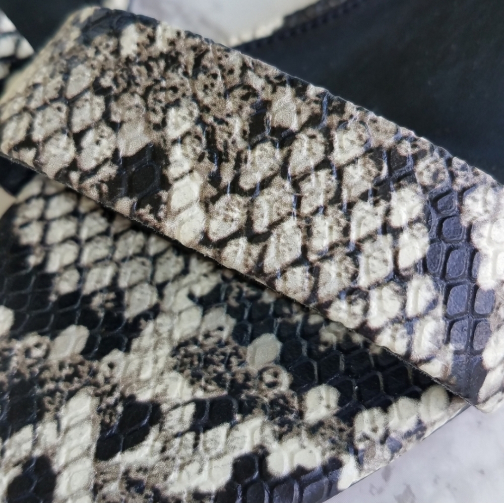 Vince Camuto Snake Print Embossed Open Toe Sandals size 8 - Picture 8 of 16